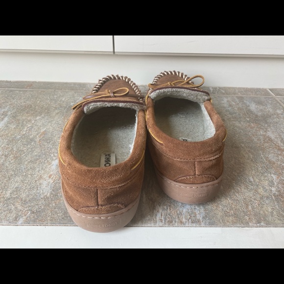 Men’s Size 10 Minnetonka Hardsole slipper - Picture 3 of 4